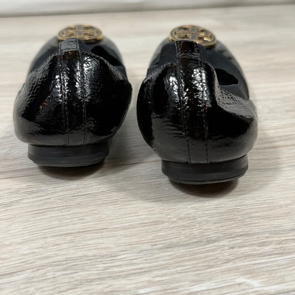 Tory Burch Caroline‎ Ballet Flats Black Patent Leather Gold Logo Size 6